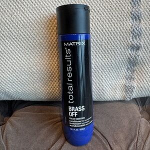 Matrix Total Results Brass Off Conditioner - Blue & Black Bottle